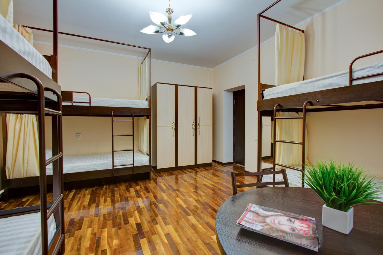 Centre Hostel Бишкек Екстериор снимка