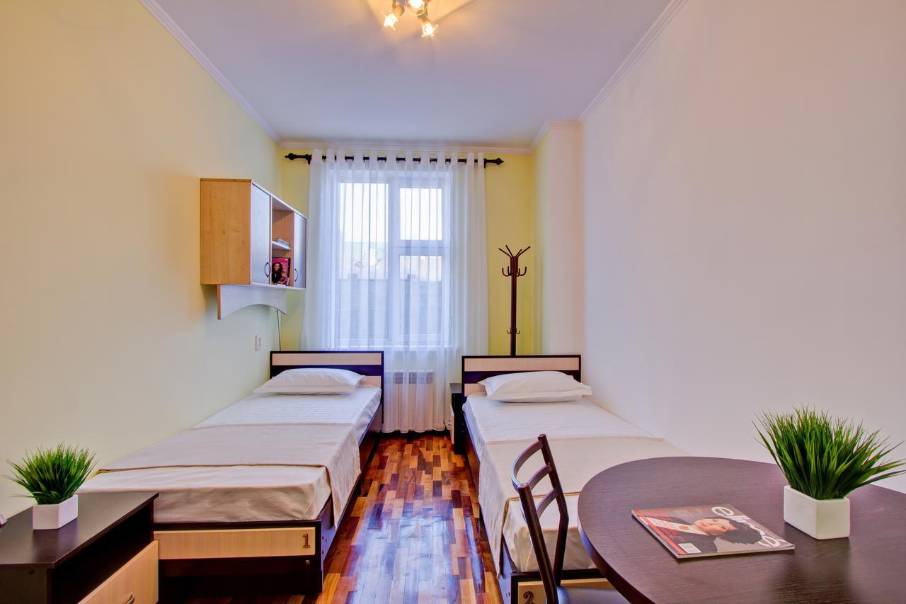 Centre Hostel Бишкек Екстериор снимка