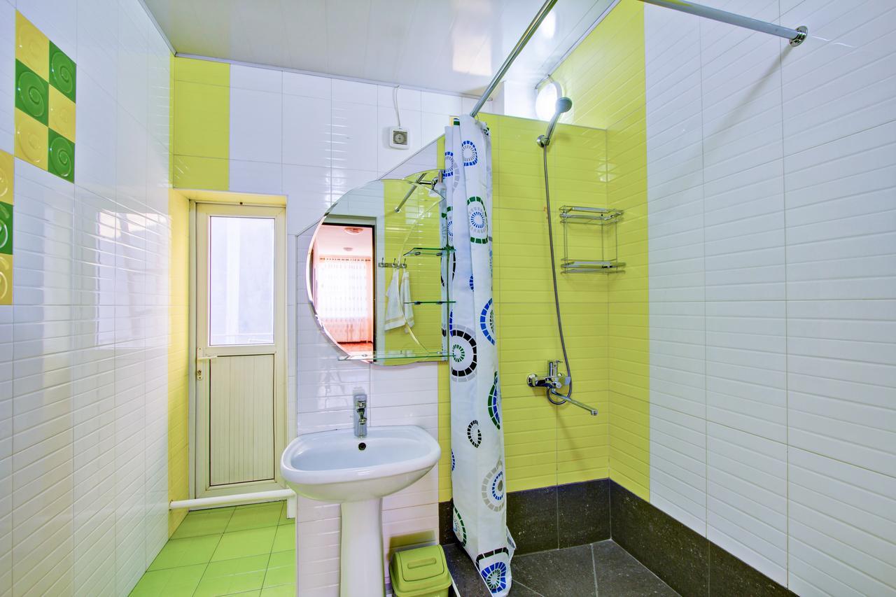 Centre Hostel Бишкек Екстериор снимка