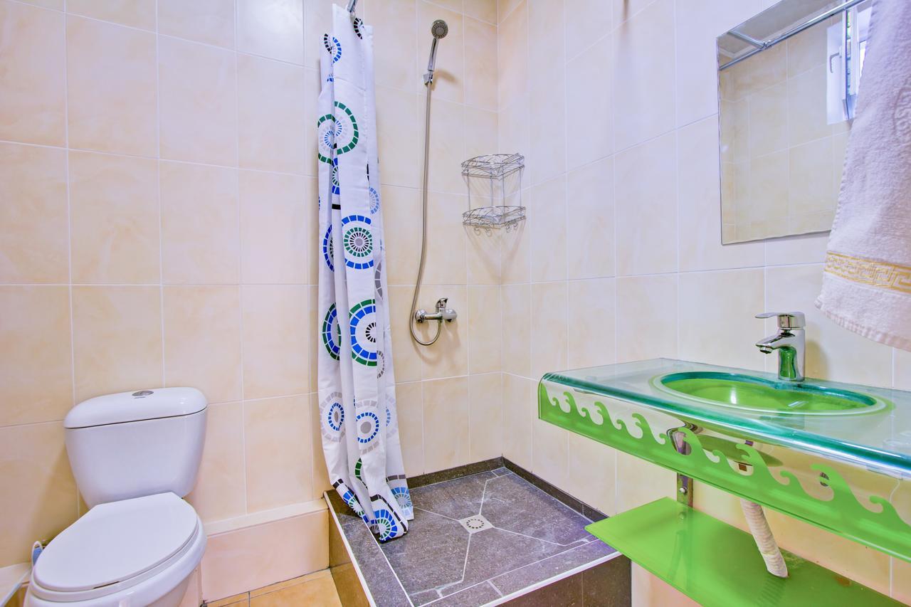 Centre Hostel Бишкек Екстериор снимка